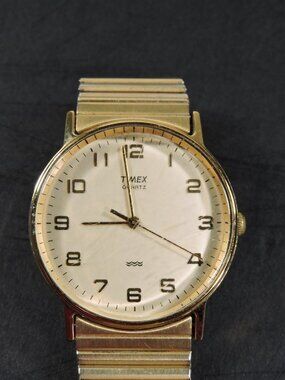 Men's Timex Quartz Watch Gold Tone - New Battery - 32 mm